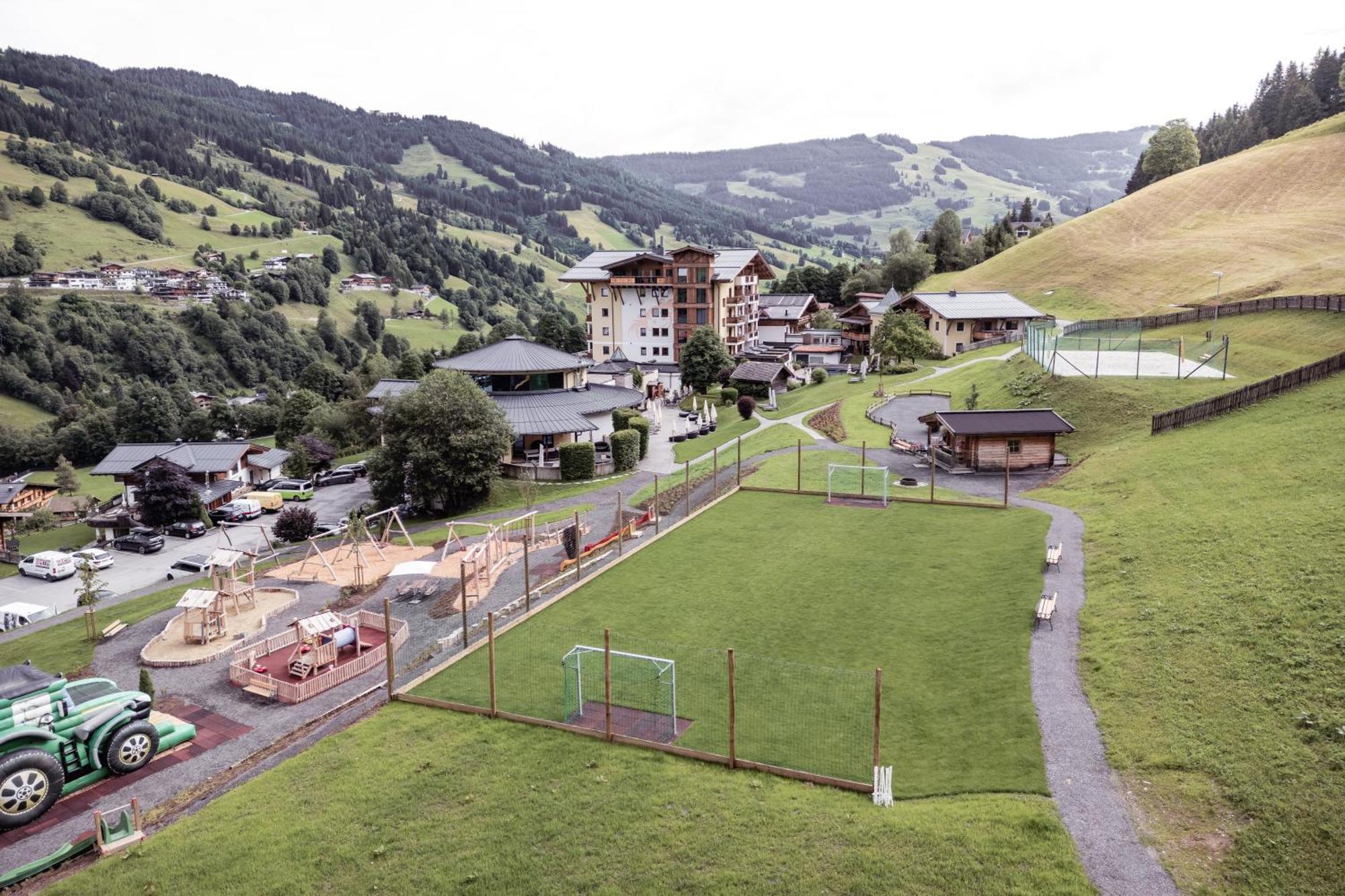 Familienresort Ellmauhof ザールバッハ・ヒンターグレム エクステリア 写真